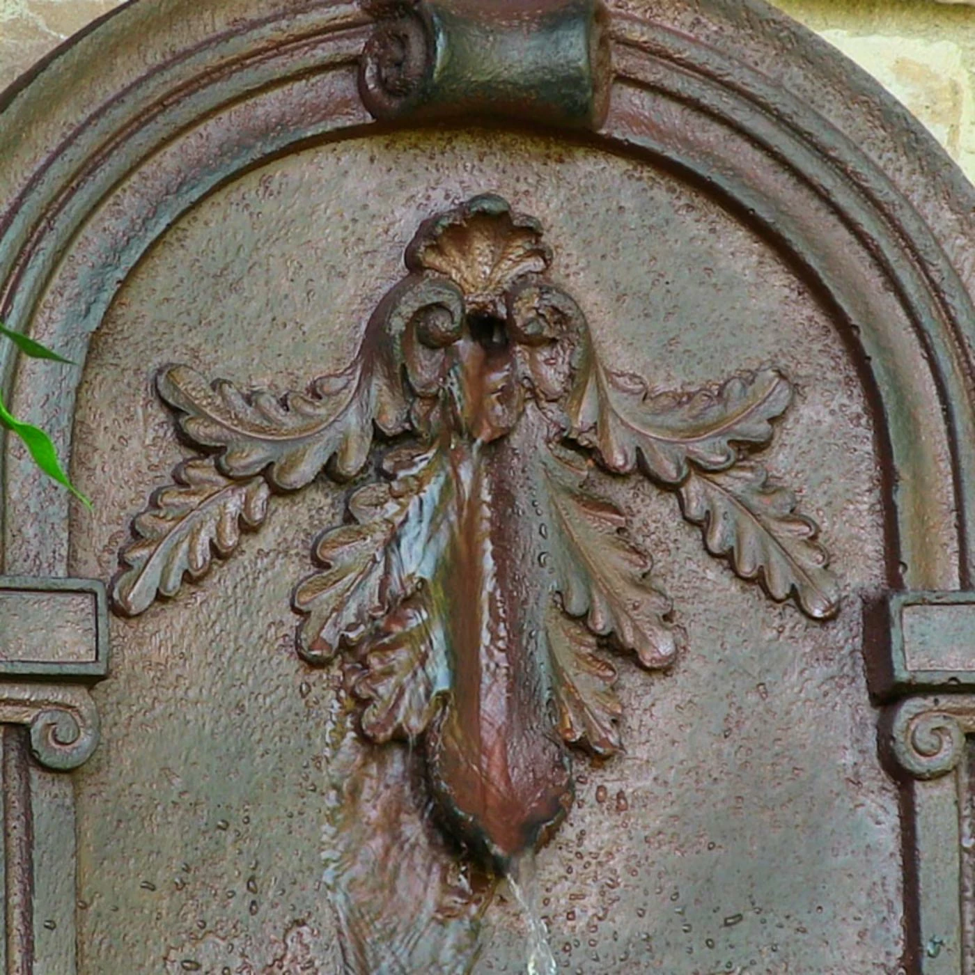 Buy β¨ Sunnydaze Decor Florence Outdoor Wall Fountain π₯° - Image 3