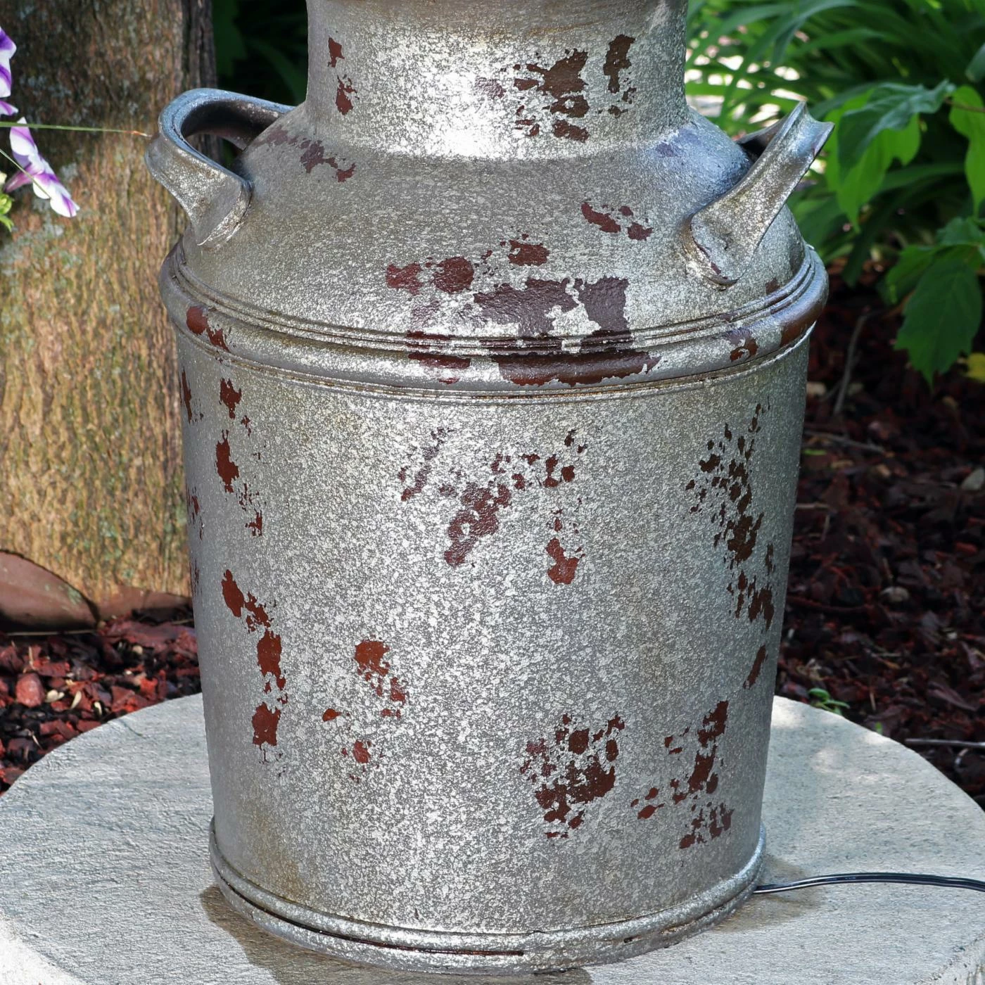 Best Sale ✔️ Lighted Sunnydaze Decor Farmhouse Vintage Milk Can Outdoor Birdbath Fountain ✨ - Image 5